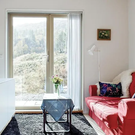 Two-bedroom In Skare Appartement